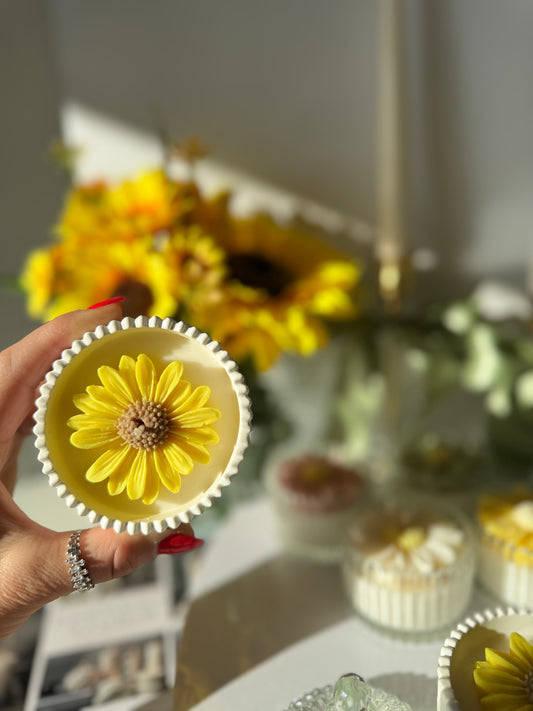 🌼 Daisy Candles Collection