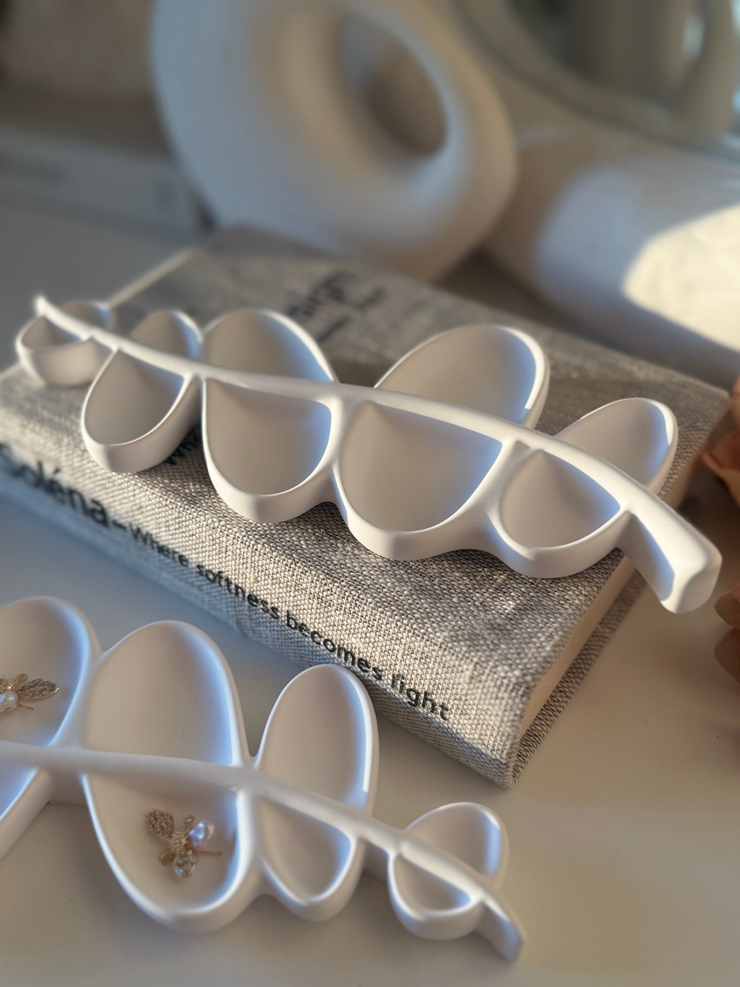 Silhouette Leaf Tray