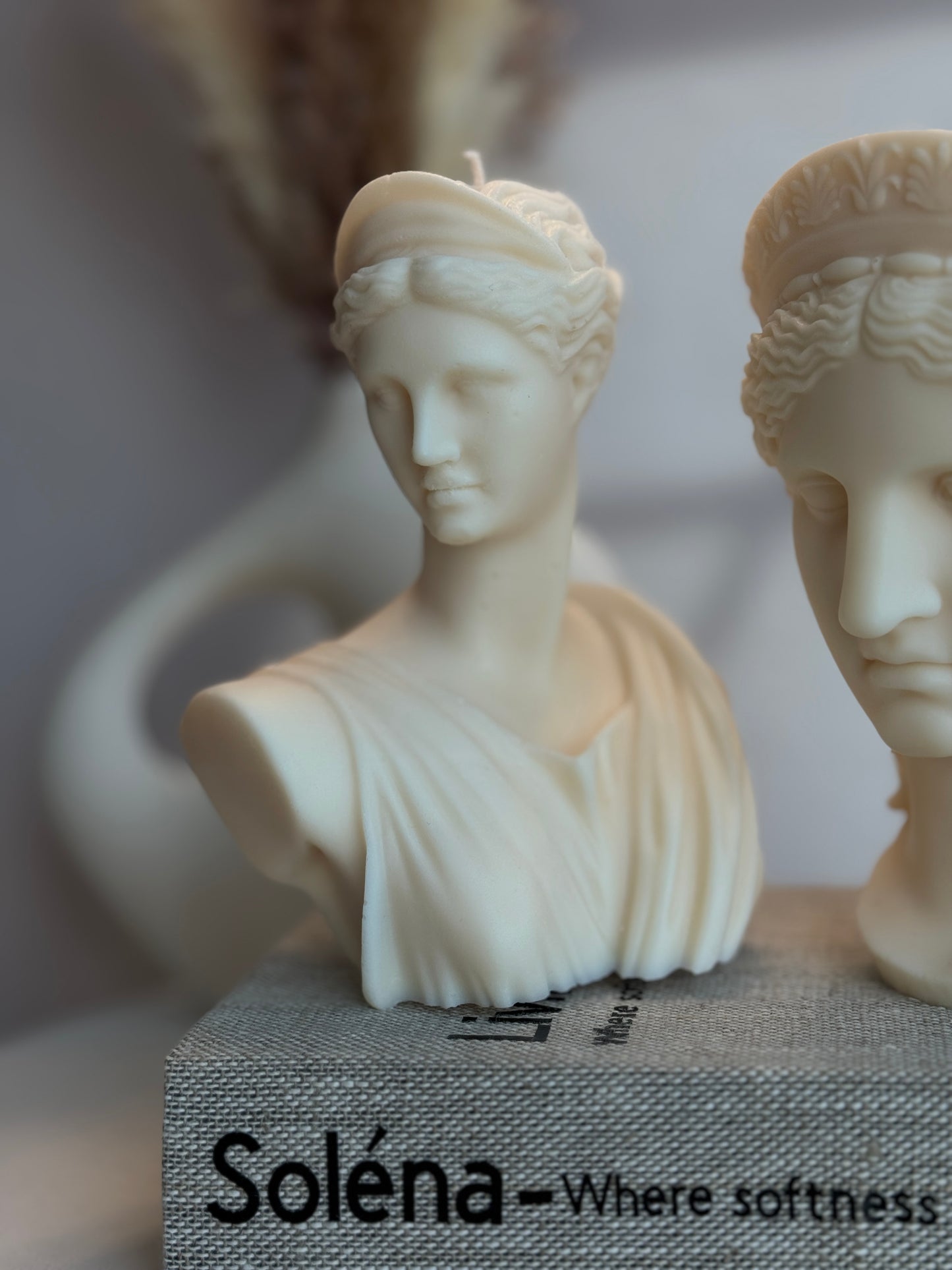 Hera & Artemis – Classical Bust Candle Collection