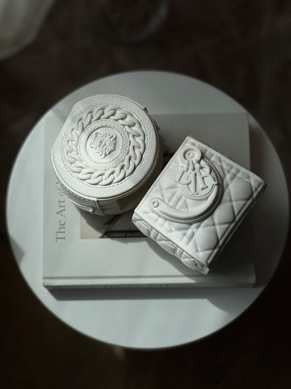 Silhouette Icons Vase