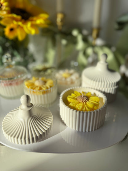 🌼 Daisy Candles Collection