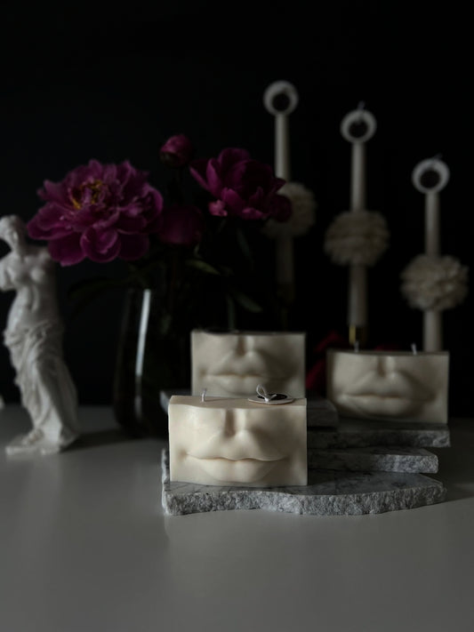 Lips Candle